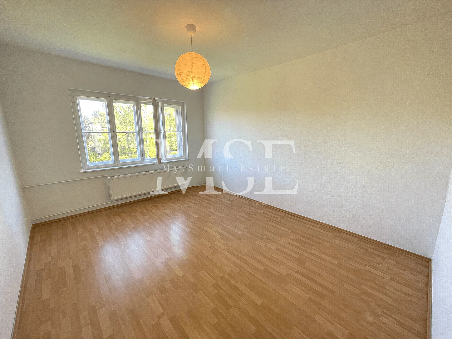 Wohn- und Arbeitszimmer