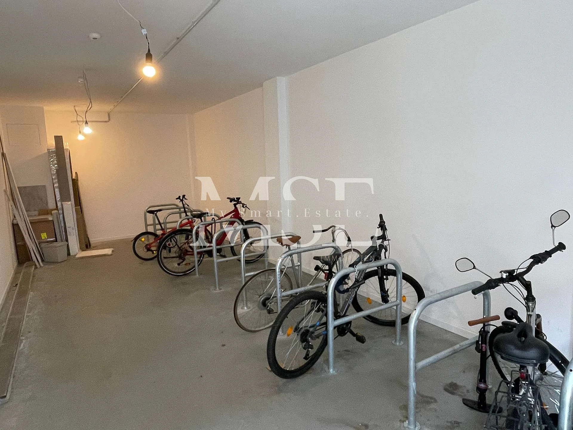 Abgeschlossener Fahrradstellplatz